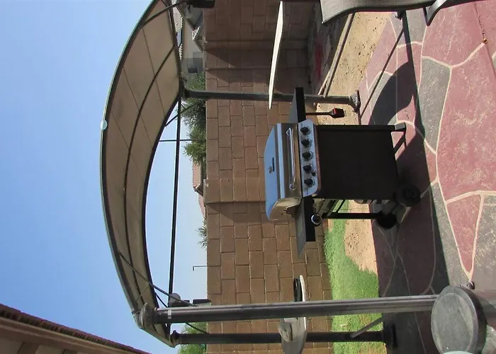 Cozy House Near I-10 With Pool Heater, Hot Tub, Bbq * Goodyear