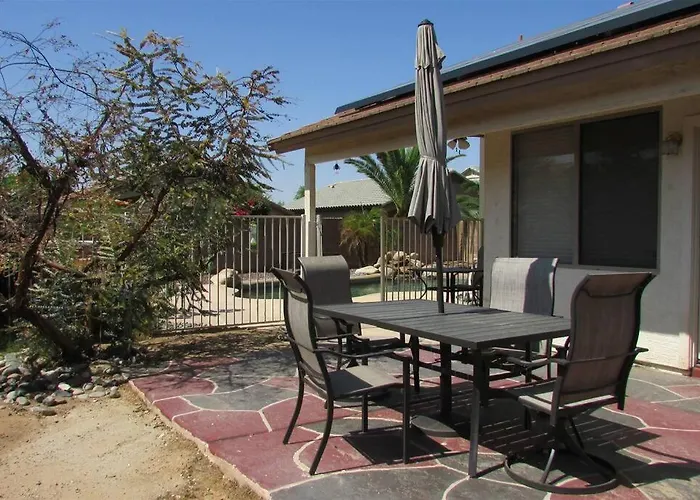 Holiday home Cozy House Near I-10 With Pool Heater, Hot Tub, Bbq