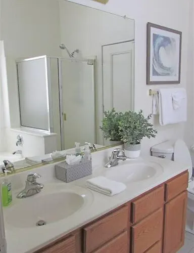 Cozy House Near I-10 With Pool Heater, Hot Tub, Bbq Holiday home Goodyear